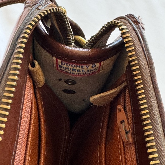 dooney & bourke crossbody bag - Picture 9 of 9